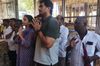 rajini-daughter-darshan-madurai-alagar-temple