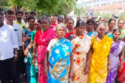 salem-hill-village-petition-mini-bus-demand