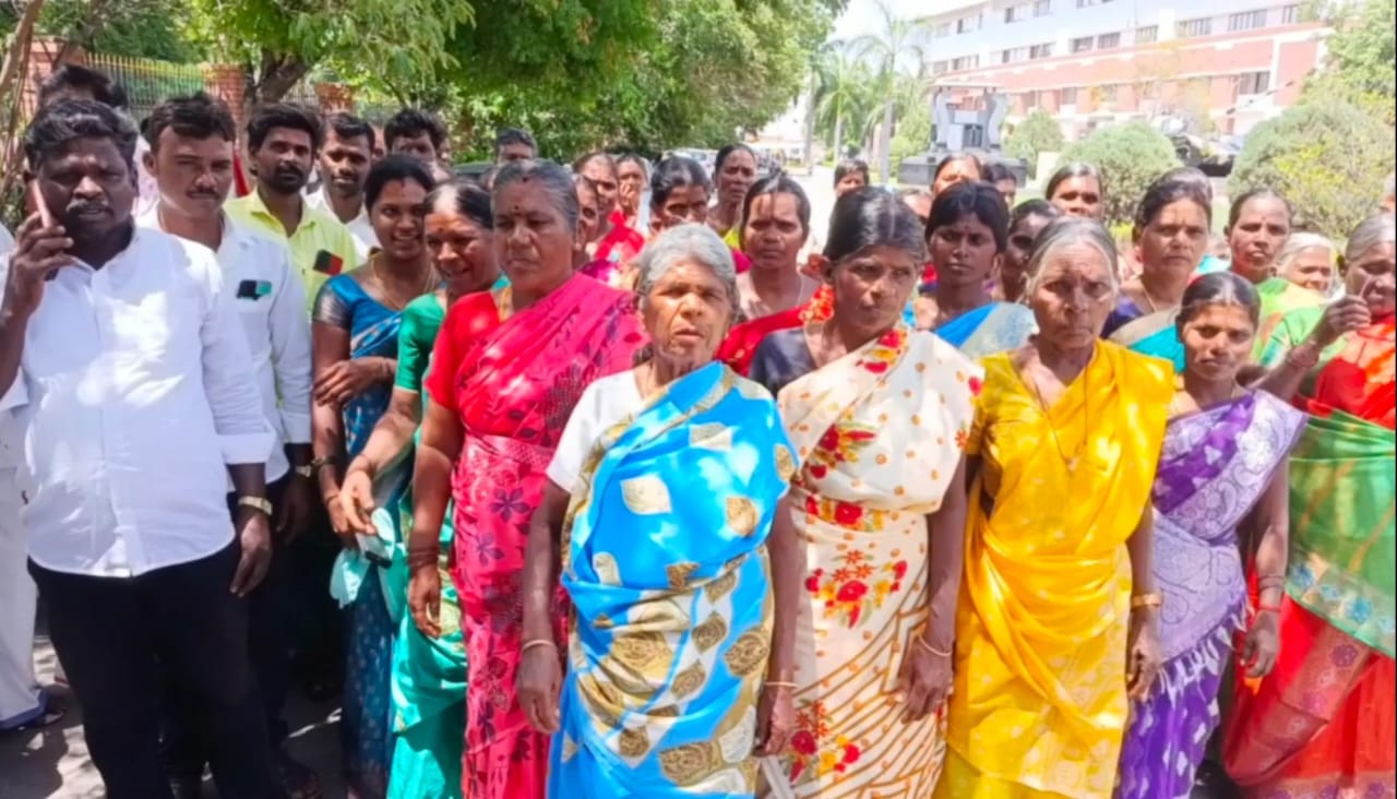 salem-hill-village-petition-mini-bus-demand